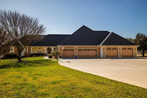 8638 Lost Lake, Andover, KS 67002