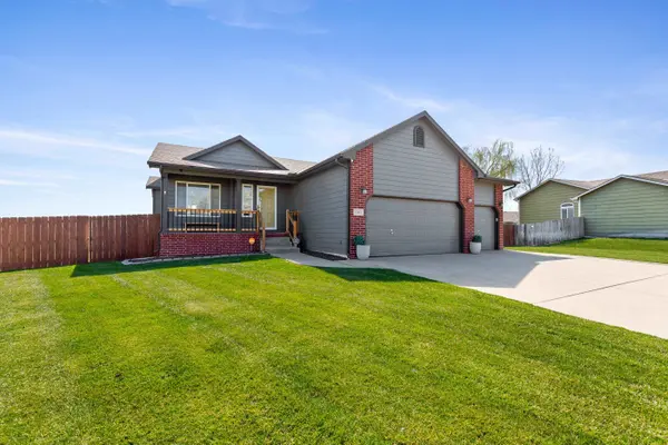 1202 N Oak St, Goddard, KS 67052