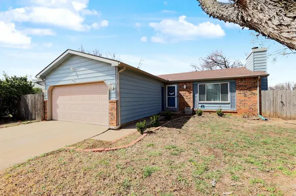5509 S Topeka Cir, Wichita, KS 67216