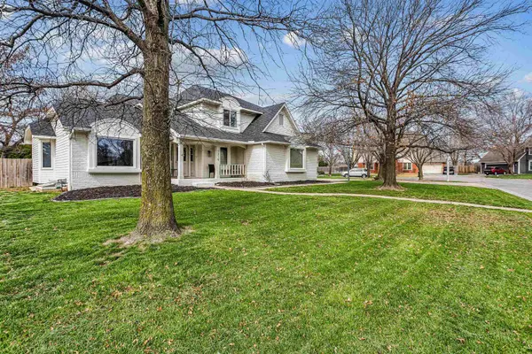 1315 N Rutland Cir, Wichita, KS 67206