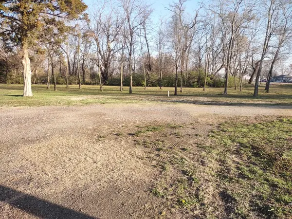 8417 N Broadway St, Valley Center, KS 67147