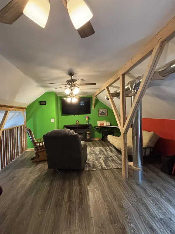 8417 N Broadway St, Valley Center, KS 67147
