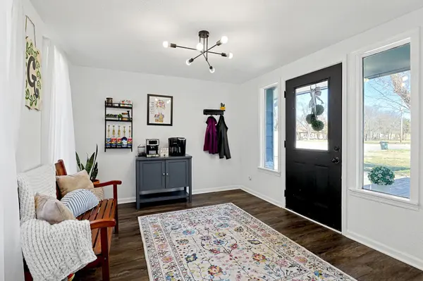 317 E 6th St, Halstead, KS 67056