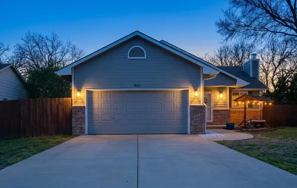 901 N Linden Ln, Derby, KS 67037