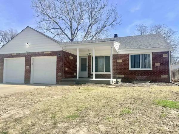 2022 S Old Manor Rd, Wichita, KS 67218