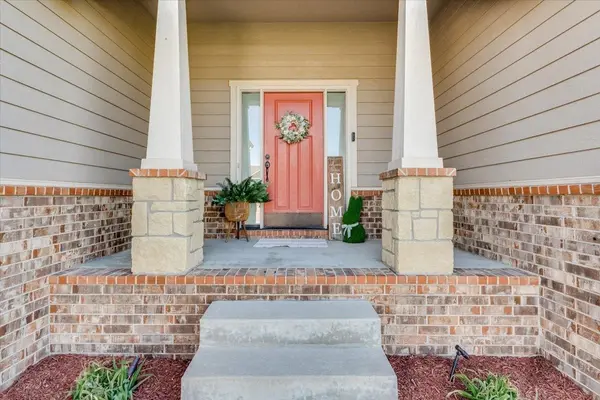 706 S Saint Andrews Cir, Wichita, KS 67230