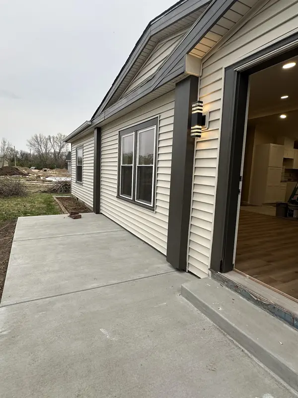 4613 S Edwards Cir, Wichita, KS 67217
