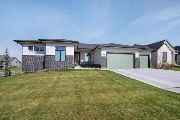3148 N Pine Grove Cir, Wichita, KS 67205-2066