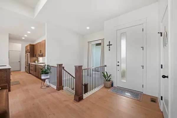 3148 N Pine Grove Cir, Wichita, KS 67205-2066