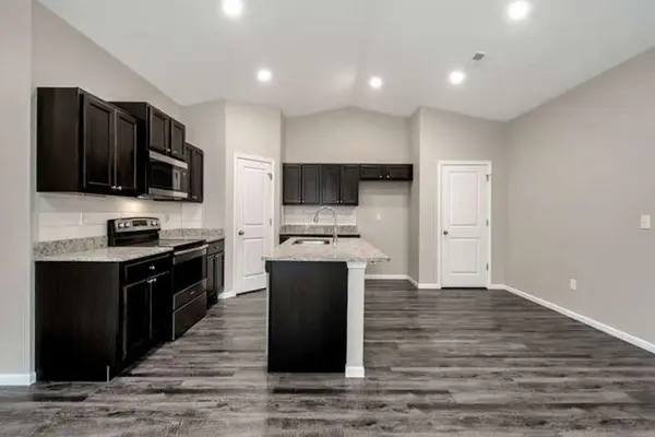 1339 N Azena St, Andover, KS 67002
