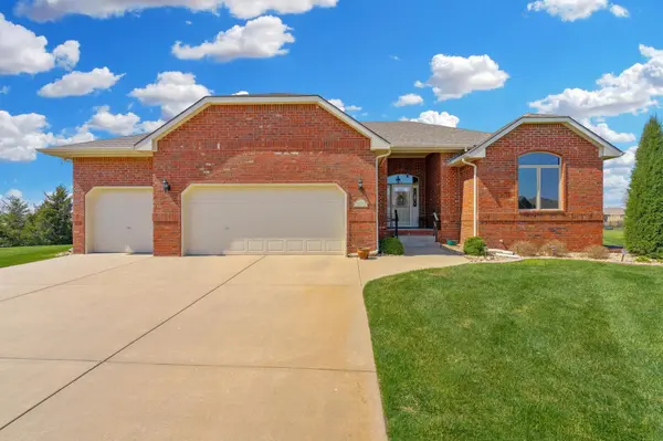 2153 S Sierra Hills Cir, Wichita, KS 67230