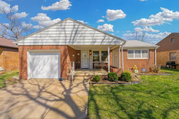 6056 Castle Dr, Wichita, KS 67218