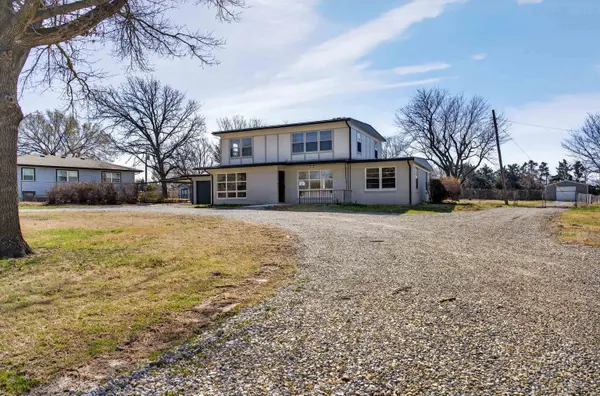 5017 E 39th St N, Bel Aire, KS 67220