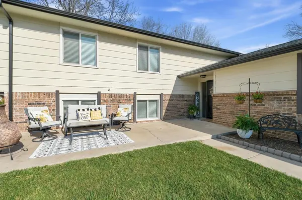 1521 N Valleyview Street, Wichita, KS 67212