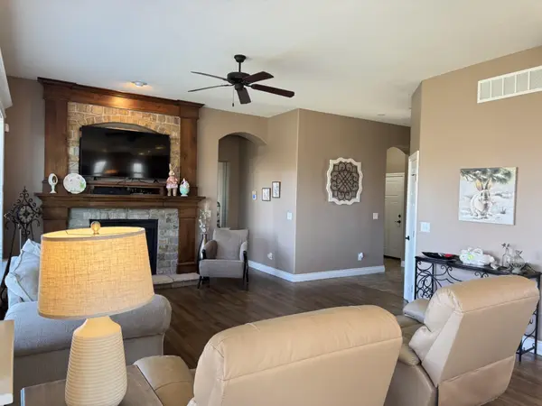 8926 W Westlakes Ct, Wichita, KS 67205