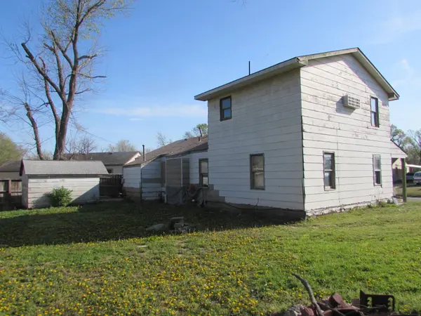 6545 S Ward Parkway, Haysville, KS 67217