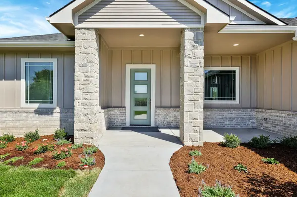 2106 W Harborlight, Wichita, KS 67204