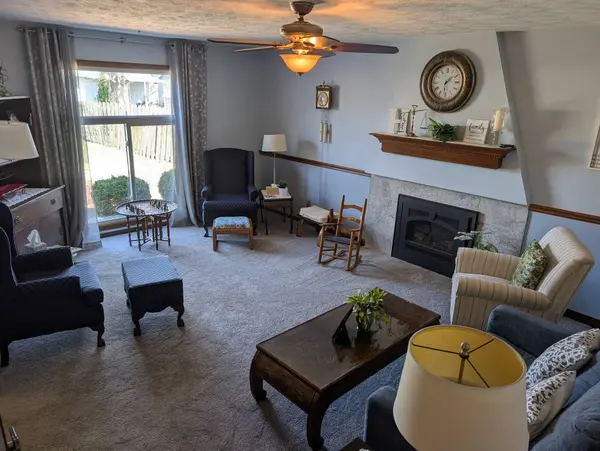 815 Mike Dr, Salina, KS 67401