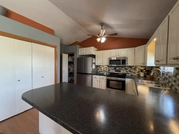 302 E 37th Ave, Hutchinson, KS 67502