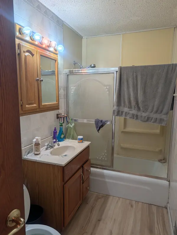 208 S Cedar St, Hillsboro, KS 67063