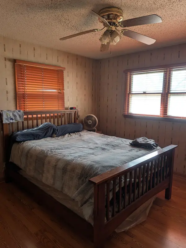 208 S Cedar St, Hillsboro, KS 67063