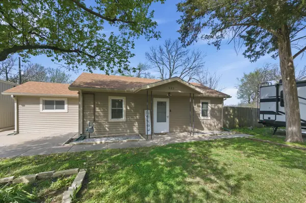 235 S Norris St, Benton, KS 67017
