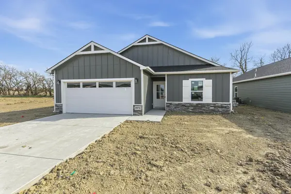 3571 E Bearsden St, Derby, KS 67037-7821