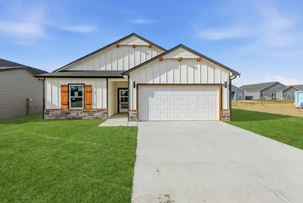 3560 E Bearsden St, Derby, KS 67037-7821