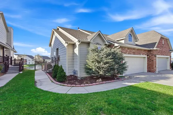 2377 N Lighthouse Cove St, Wichita, KS 67205-2406