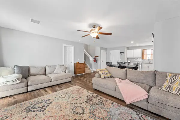 1321 Westover Ln, Hesston, KS 67062