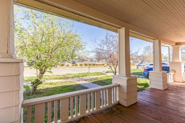 226 S Phillips, Salina, KS 67401