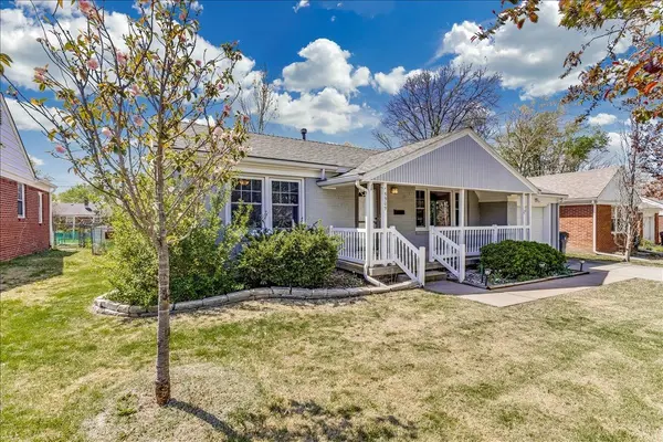 5909 E Avalon Rd, Wichita, KS 67208