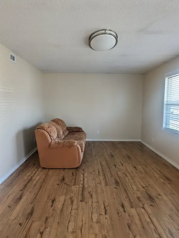 507 W B St, Hillsboro, KS 67063