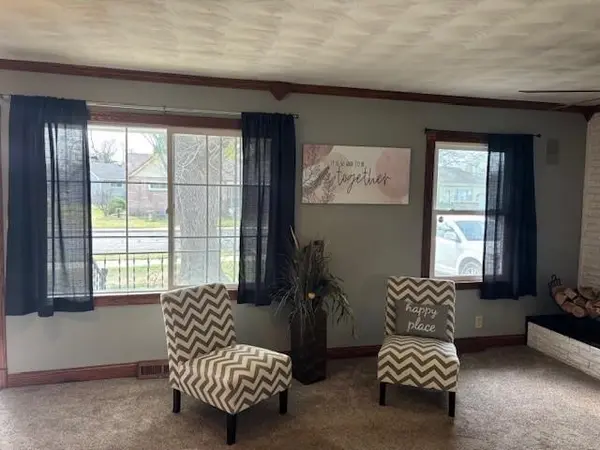 1201 Vassar Dr, Salina, KS 67401