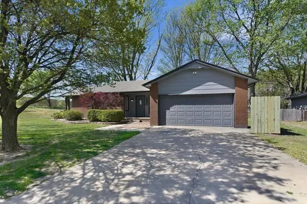 9903 W Dubon, Wichita, KS 67209