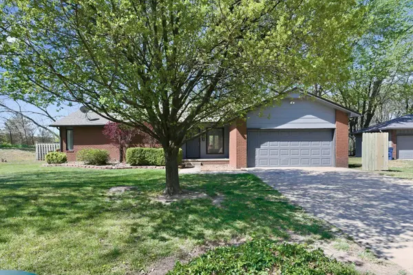 9903 W Dubon, Wichita, KS 67209
