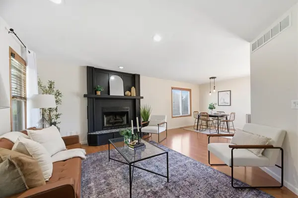 6643 E Saint James Pl, Bel Aire, KS 67226
