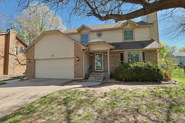 1129 N Manchester Ct, Wichita, KS 67212