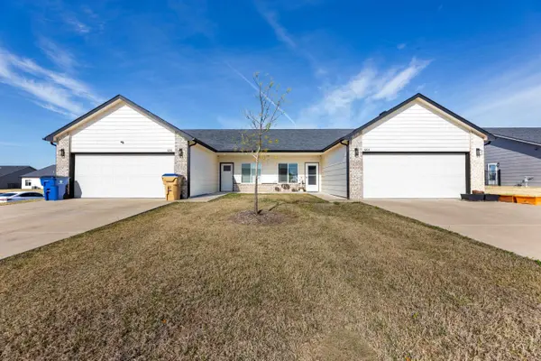 5201/5203 N Cypress St, Bel Aire, KS 67205-5261