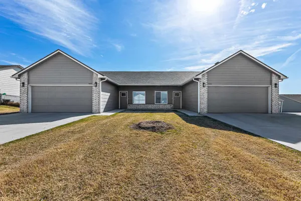 5200/5202 Honey Locust Cir, Bel Aire, KS 67226