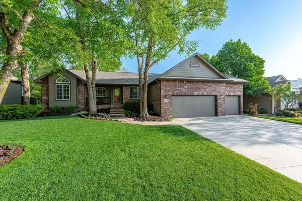 8416 W Shadow Lakes St, Wichita, KS 67205