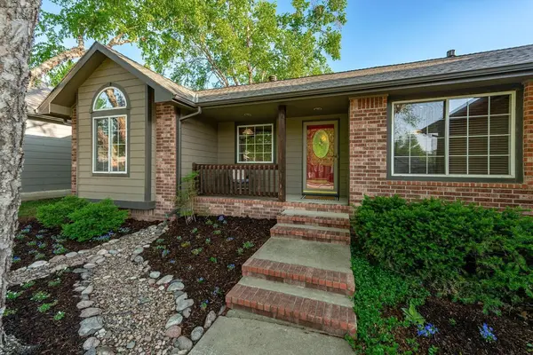 8416 W Shadow Lakes St, Wichita, KS 67205