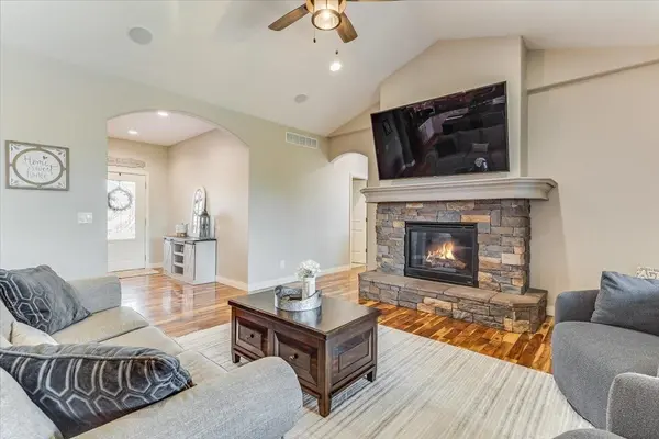 1809 E Elk Ridge Ave, Goddard, KS 67052