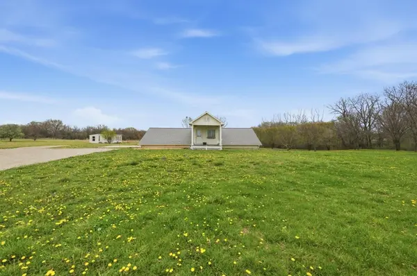 20955 SW Indianola Rd, Douglass, KS 67039