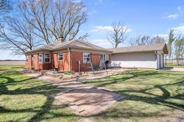 24000 W 95th St S, Viola, KS 67149