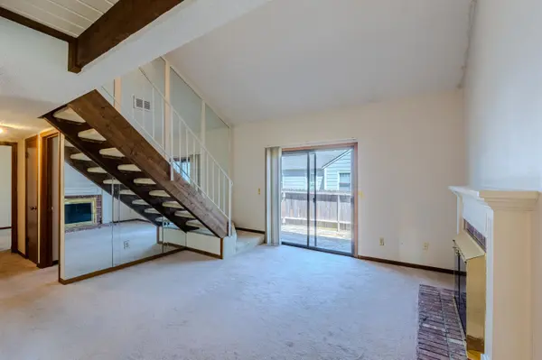 1717 S Cypress St #1021, Wichita, KS 67207