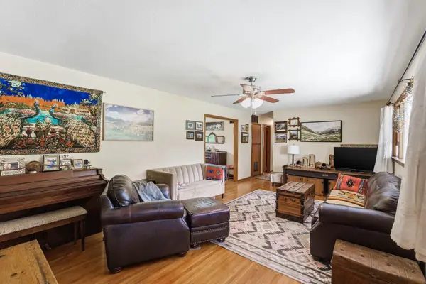 18 W Rolling Hills Dr, Wichita, KS 67212-3760