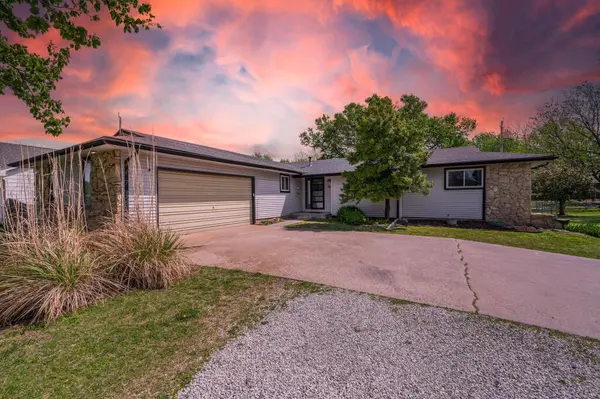 360 N Wichita St,  Benton,  KS 67017