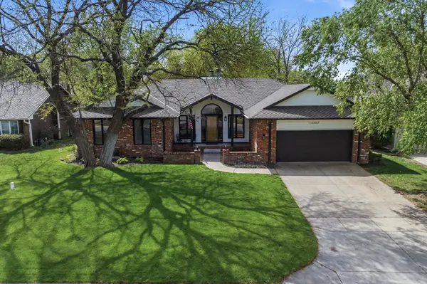 12207 W Briarwood Cir, Wichita, KS 67235