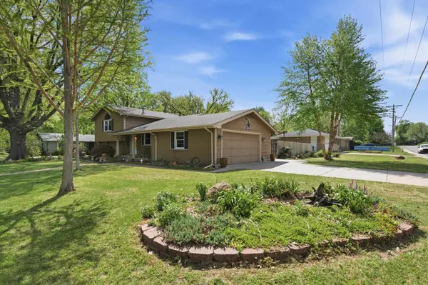 1000 E Morrison Ct,  Derby,  KS 67037